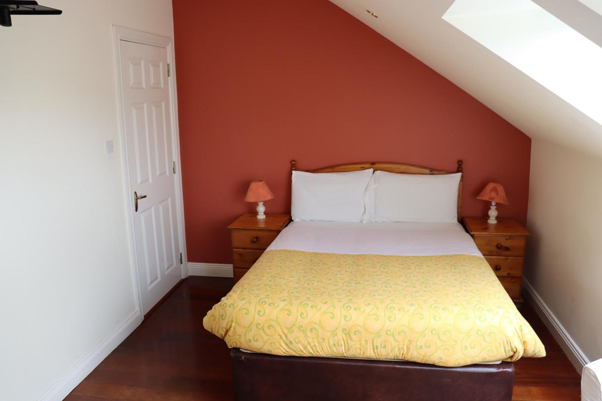 The Old Pier Guest Accommodation, Bed Only, No Breakfast Ballydavid Eksteriør billede