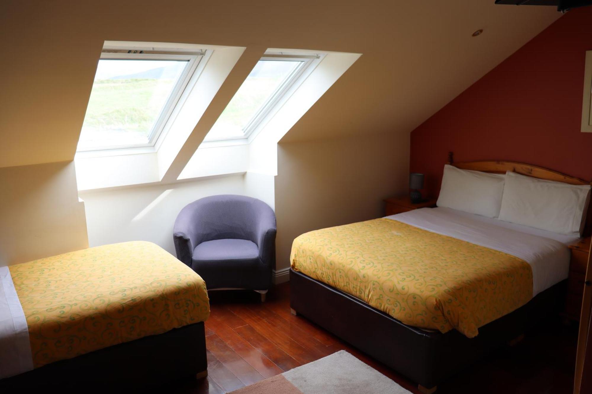 The Old Pier Guest Accommodation, Bed Only, No Breakfast Ballydavid Eksteriør billede